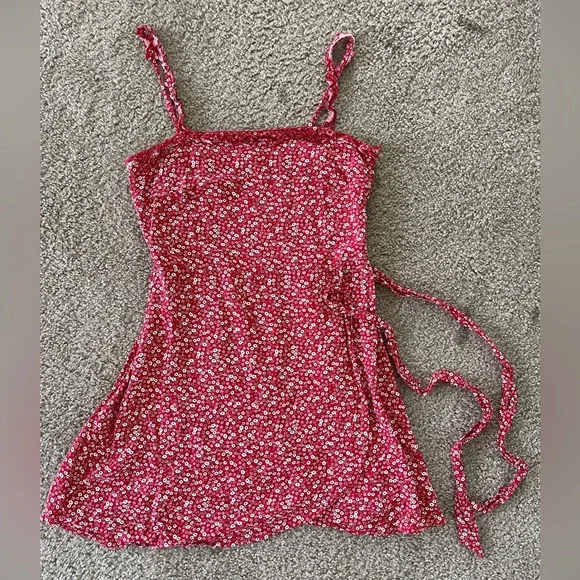 Altar’d State Red White and Blue Flower Dress - Picture 1 of 6